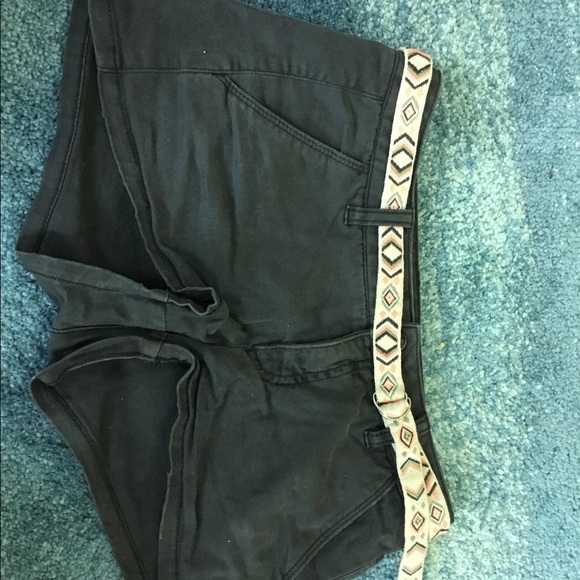 Cargo shorts. Cuffed bottom - Picture 1 of 2